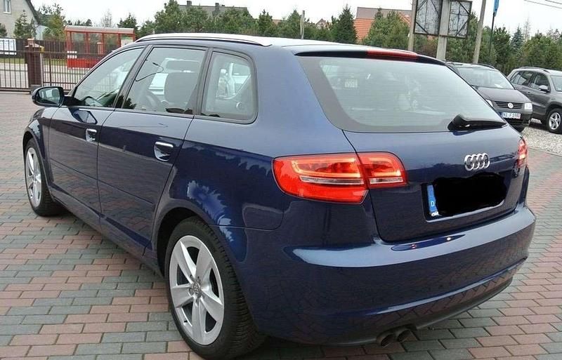 Gebraucht Audi A3 Ambition 125 PS (91 kW) 2011 Blau Kombi