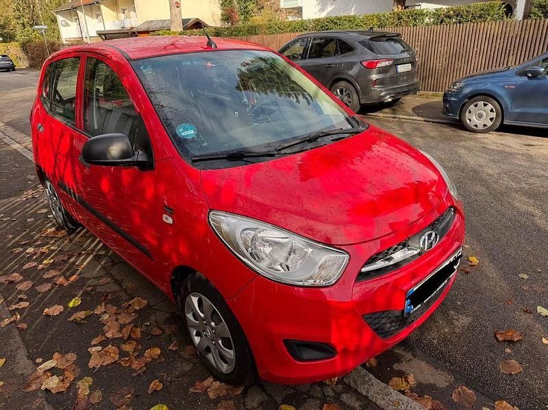 Gebraucht Hyundai i10 Edition 69 PS (50 kW) 2013 Rot Kleinwagen