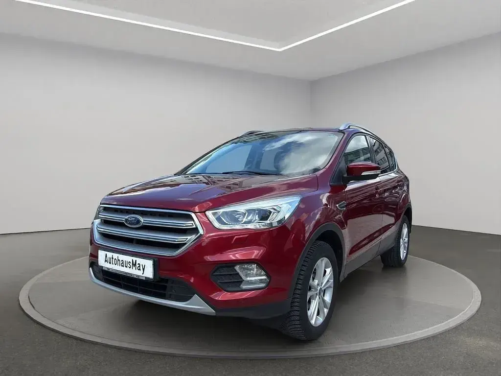 Gebraucht Ford Kuga Titanium 150 PS (110 kW) 2018 Rot SUV