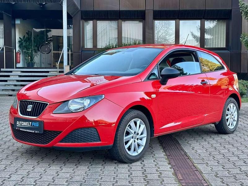 Gebraucht Seat Ibiza Basis 60 PS (44 kW) 2011 Rot Kleinwagen
