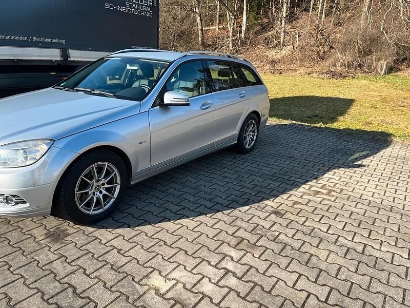 Gebraucht Mercedes C180 156 PS (114 kW) 2010 Silber Kombi