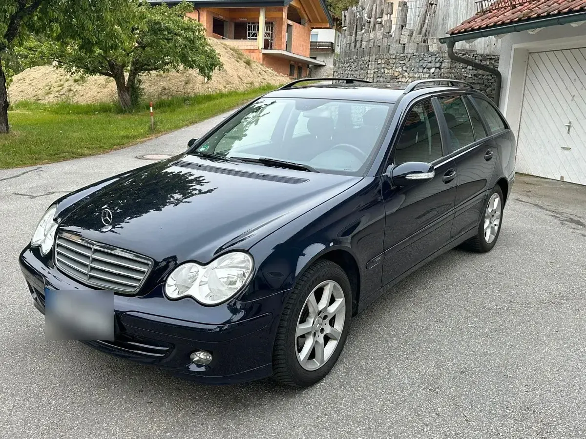 Gebraucht Mercedes C180 Classic 143 PS (105 kW) 2005 Blau Kombi