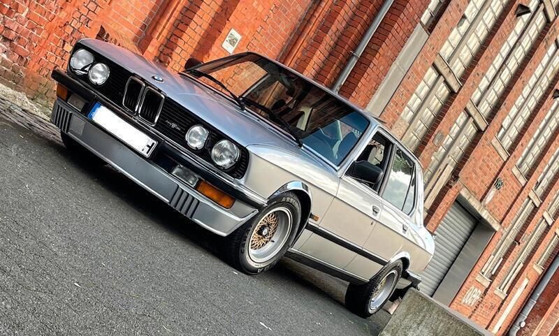 Silber Gebraucht 1972 BMW 528 Limousine | 12.800 € - Bild 1/4