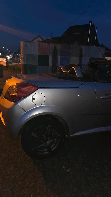 Gebraucht Opel Tigra 90 PS (66 kW) 2007 Silber Cabrio