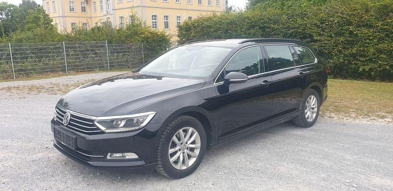 Schwarz Gebraucht 2015 VW Passat Comfortline Kombi | 8.500 € (Fairer Preis) - Bild 1/4