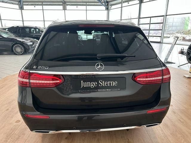 Gebraucht Mercedes E200 AMG 197 PS (144 kW) 2023 Grau Limousine