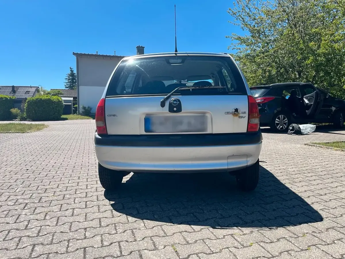 Gebraucht Opel Corsa 65 PS (47 kW) 2000 Silber Kleinwagen