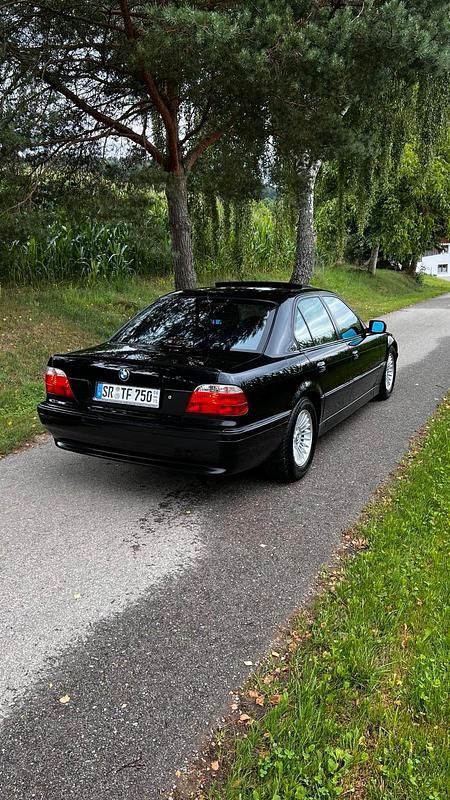 Gebraucht BMW 750 Shadowline 326 PS (239 kW) 1997 Schwarz Limousine