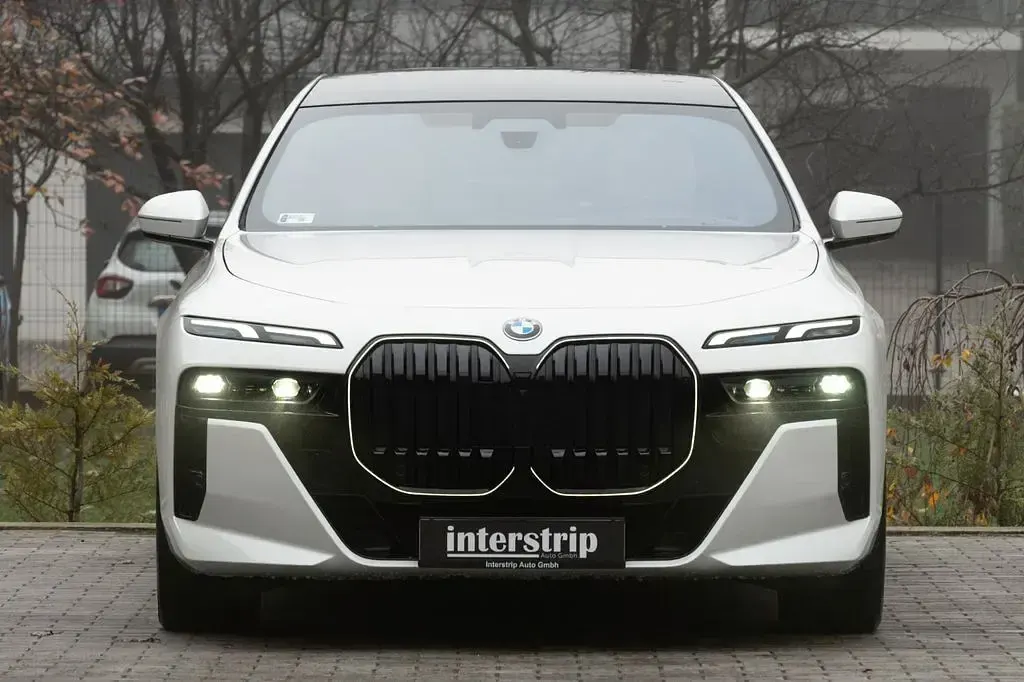 Gebraucht BMW 740 M Sport 299 PS (219 kW) 2025 Weiß Limousine
