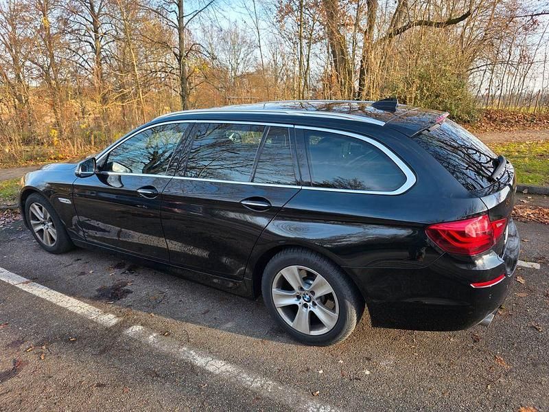 Gebraucht BMW 520 Luxury Line 190 PS (139 kW) 2015 Schwarz Kombi