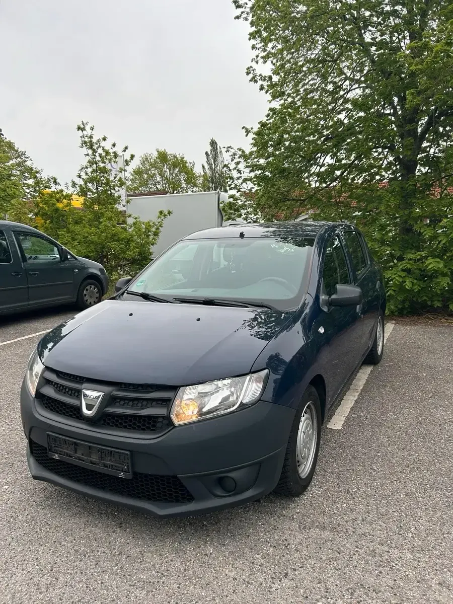 Używany Dacia Sandero 75 KM (55 kW) 2014 Niebieski Hatchback