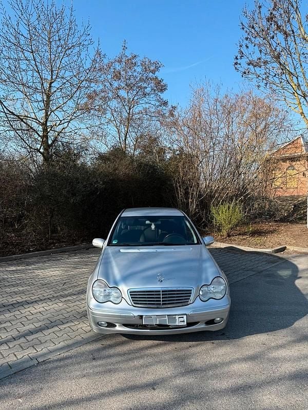 Gebraucht Mercedes C220 156 PS (114 kW) 2001 Silber Limousine