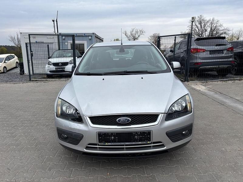 Gebraucht Ford Focus Ghia 145 PS (106 kW) 2006 Grau Limousine