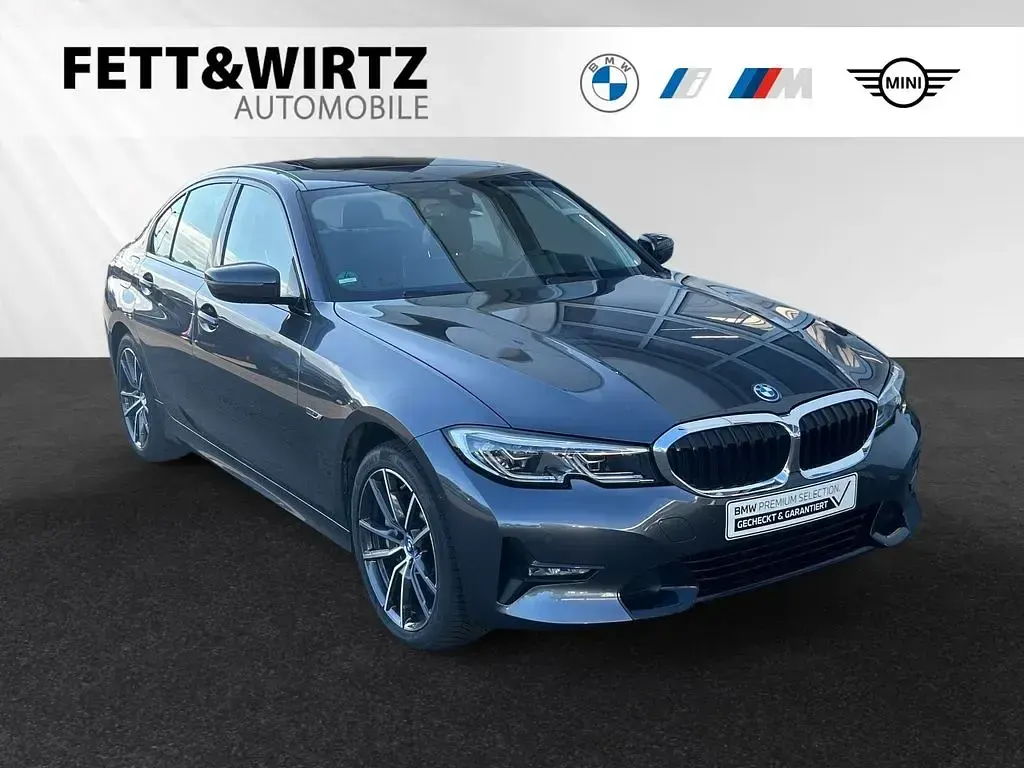 Gebraucht BMW 330e Sport Line 292 PS (214 kW) 2022 Limousine
