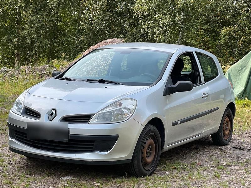 Grau Gebraucht 2009 Renault Clio II Kleinwagen | 700 € (Superpreis) - Bild 1/4
