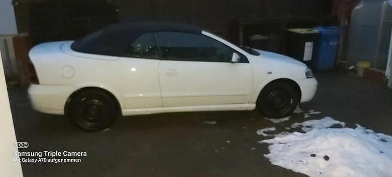 Gebraucht Opel Astra Cabriolet 149 PS (109 kW) 2002 Weiß Cabrio