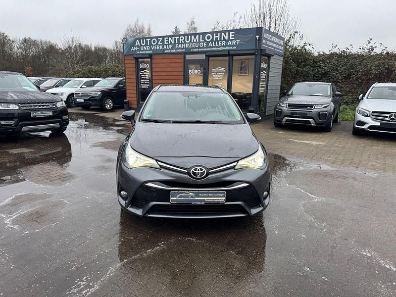 Gebraucht Toyota Avensis Business Edition 143 PS (105 kW) 2015 Grau Kombi