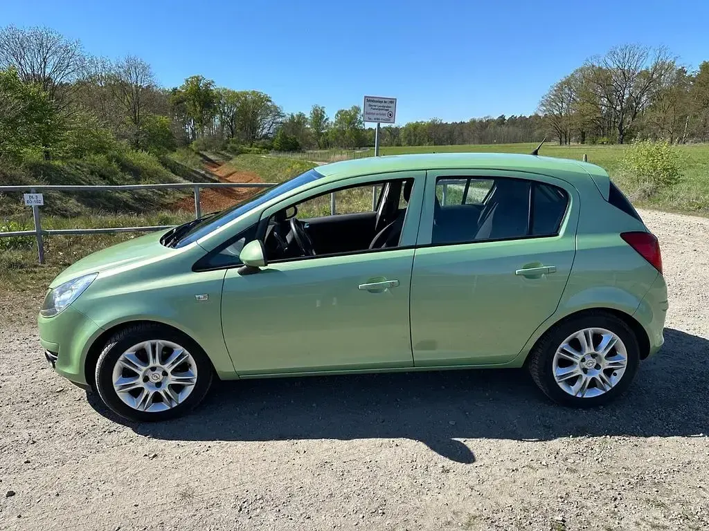 Second-hand Opel Corsa Innovation 80 CP (58 kW) 2008 Verde Hatchback
