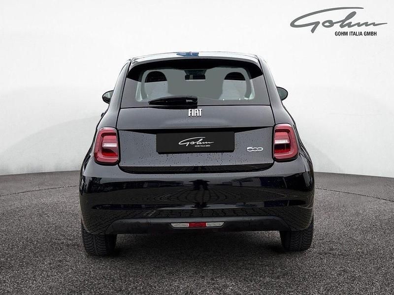 Gebraucht Fiat 500e Action 69 kW (95 PS) 2022 Schwarz Limousine