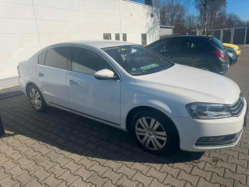 Gebraucht VW Passat 172 PS (126 kW) 2011 Weiß Limousine