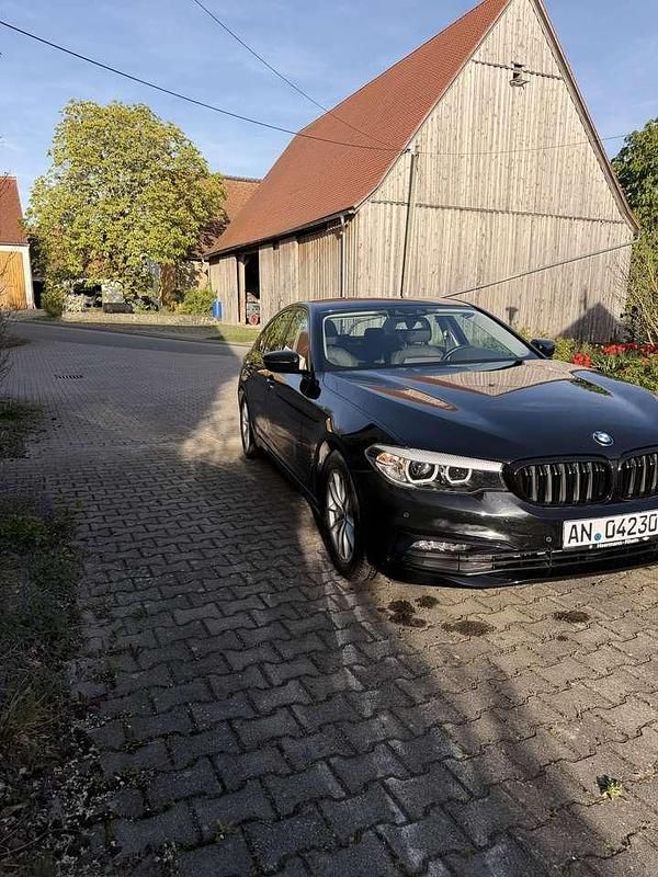 Gebraucht BMW 530e Sport Line 252 PS (185 kW) 2017 Schwarz Limousine