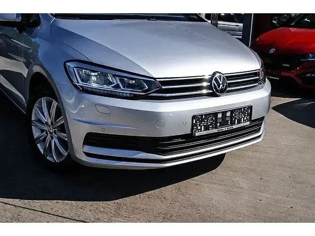 Gebraucht VW Touran Comfortline 150 PS (110 kW) 2022 Van / Kleinbus