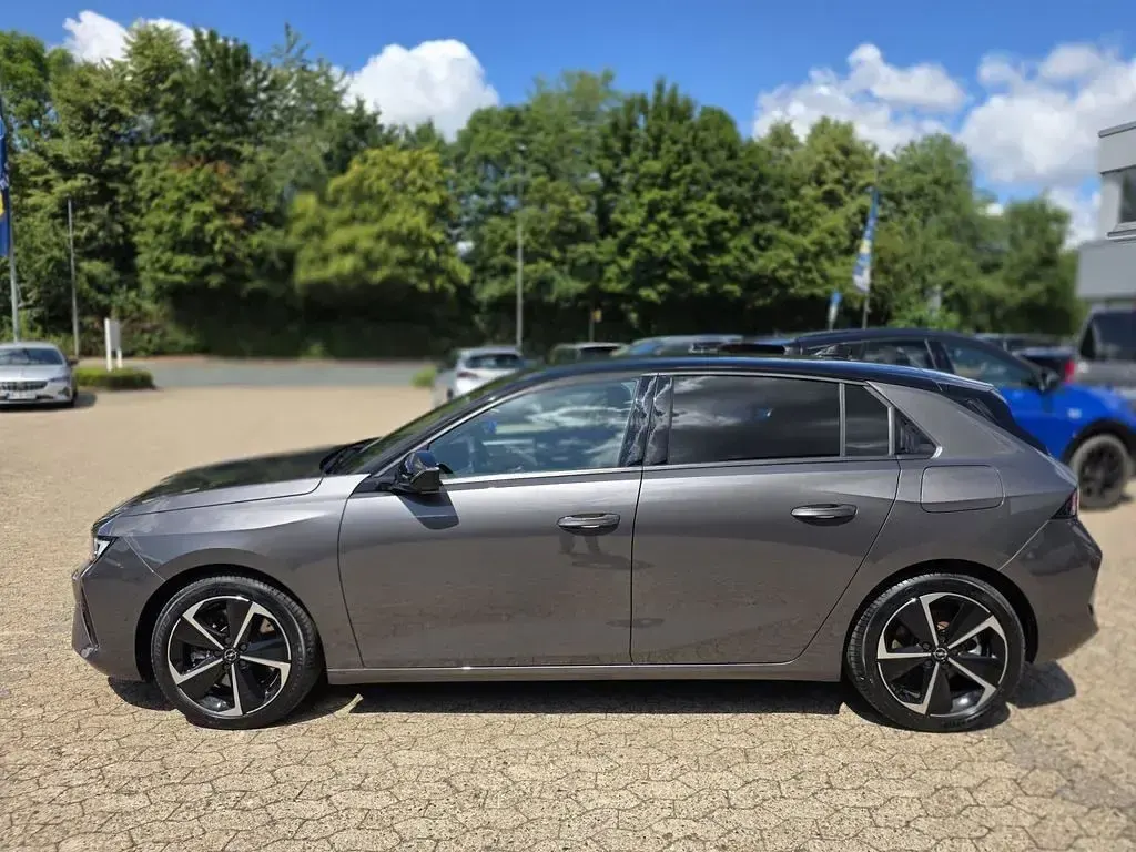 Gebraucht Opel Astra 179 PS (131 kW) 2025 Vulkan grau Kleinwagen