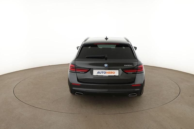 Gebraucht BMW 520 204 PS (150 kW) 2022 Grau Kombi