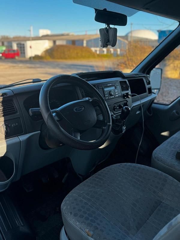 Używany Ford Transit 85 KM (62 kW) 2008 Srebrny Minivan