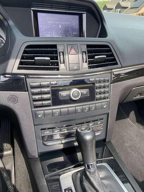 Gebraucht Mercedes E350 Elegance 231 PS (169 kW) 2010 Schwarz Cabrio