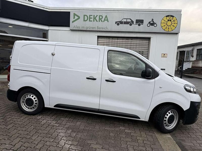 Gebraucht Opel Vivaro-e Combi Edition 102 PS (75 kW) 2023 Casabl/arctic/eisweiss/kaolin Van / Kleinbus