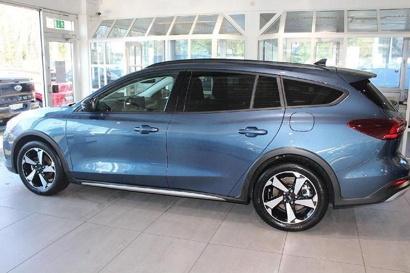 Gebraucht Ford Focus Active X 155 PS (114 kW) 2025 Blau Limousine