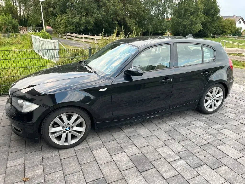 Gebraucht BMW 123 Sport Line 204 PS (150 kW) 2009 Schwarz Kleinwagen