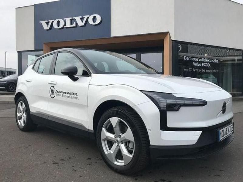 Crystal white pearl Gebraucht 2023 Volvo EX30 Ultra SUV | 37.850 € (Fairer Preis) - Bild 1/4
