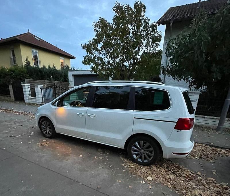 Weiß Gebraucht 2015 Seat Alhambra I-Tech Van / Kleinbus | 20.980 € (Teuer) - Bild 1/4