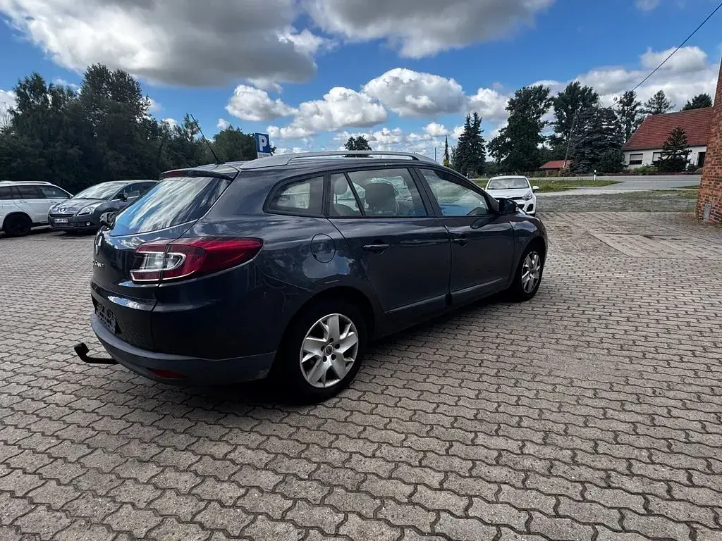 Gebraucht Renault Mégane III Initiale Paris 101 PS (74 kW) 2013 Grau Limousine