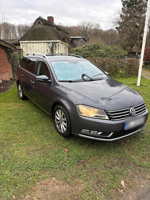 Gebraucht VW Passat 140 PS (102 kW) 2012 Grau Kombi