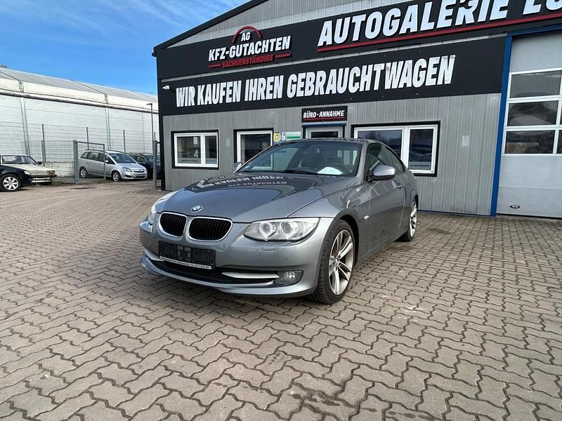 Gebraucht BMW 320 184 PS (135 kW) 2013 Grau Coupé