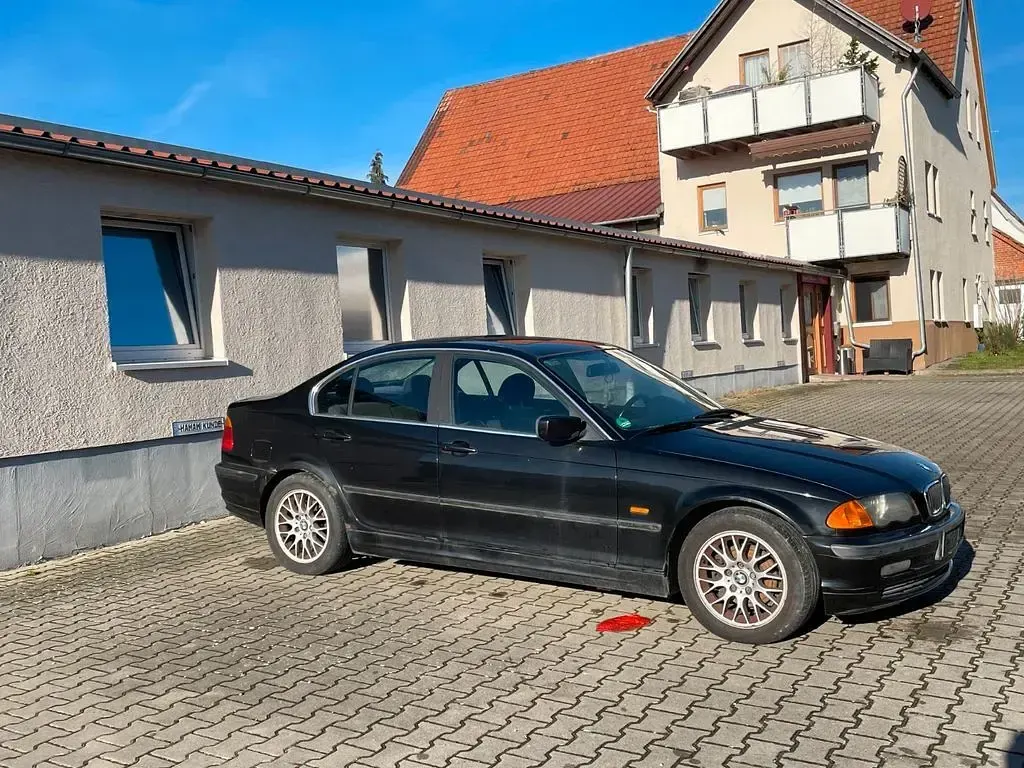 Gebraucht BMW 323 170 PS (125 kW) 1998 Schwarz Limousine