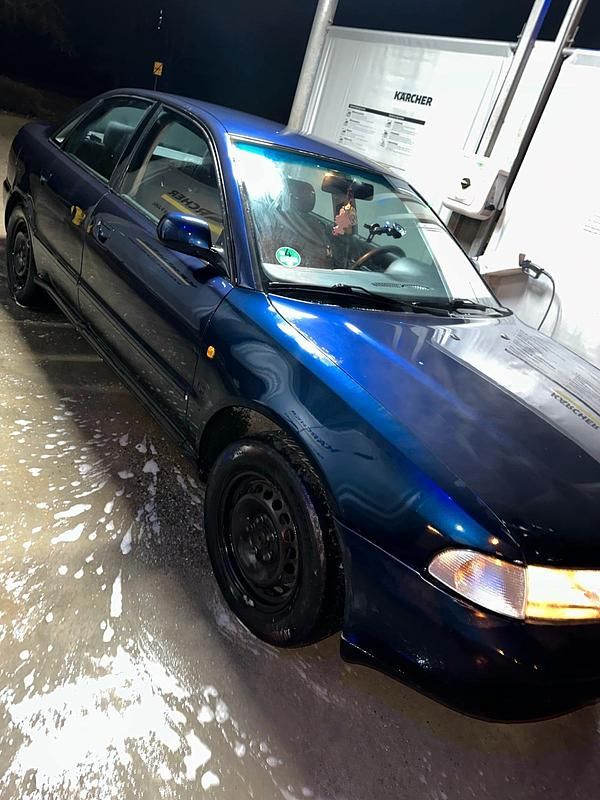 Gebraucht Audi A4 101 PS (74 kW) 1997 Blau Limousine