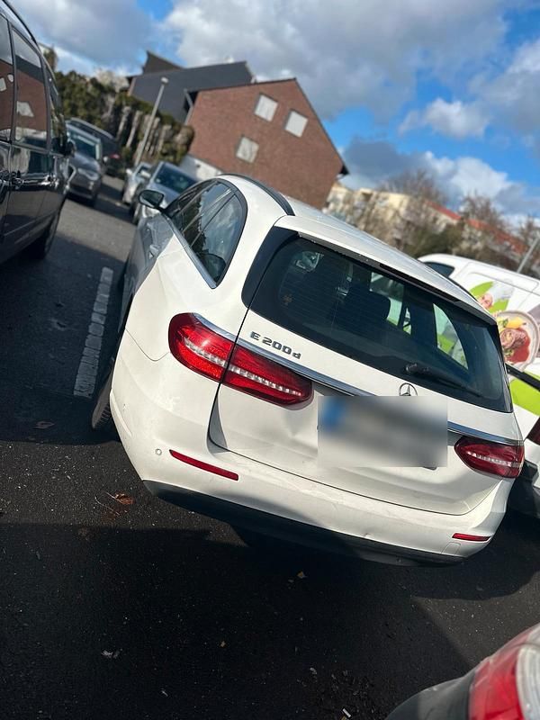 Gebraucht Mercedes E200 160 PS (117 kW) 2019 Weiß Kombi