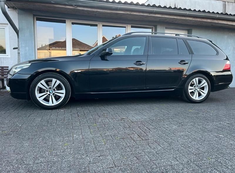 Gebraucht BMW 520 Lifestyle 177 PS (130 kW) 2010 Schwarz Kombi