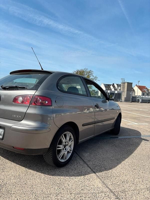 Gebraucht Seat Ibiza 64 PS (47 kW) 2004 Grau Kleinwagen