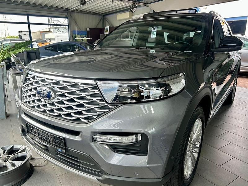 Grau Gebraucht 2022 Ford Explorer Platinum SUV | 48.900 € (Fairer Preis) - Bild 1/4
