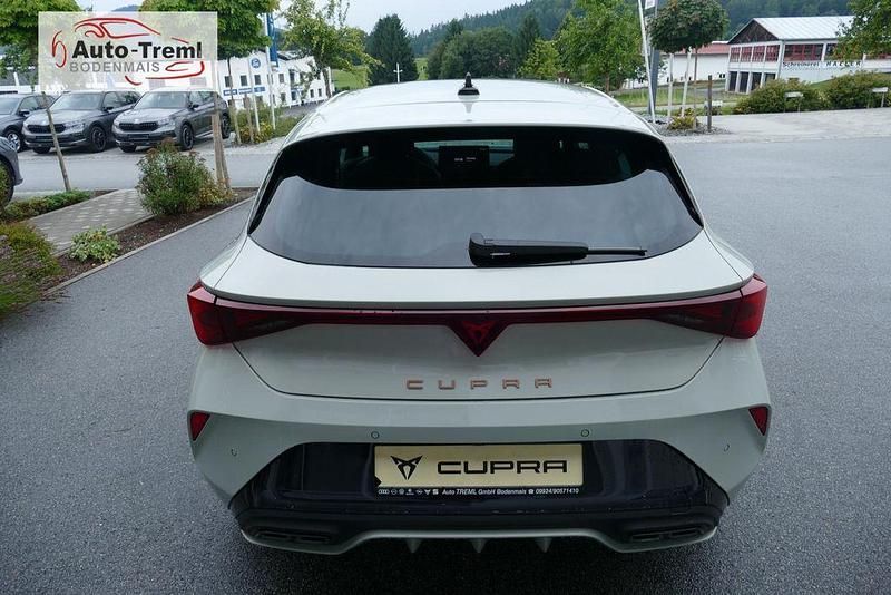 Neu Cupra Leon 150 PS (110 kW) 2025 Taiga grau Limousine
