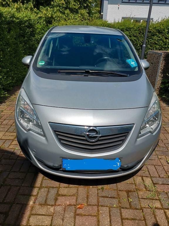Silber Gebraucht 2012 Opel Meriva Van / Kleinbus | 4.900 € (Guter Preis) - Bild 1/4