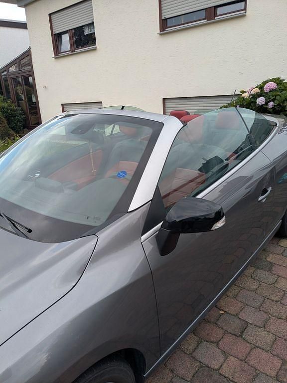 Grau Gebraucht 2014 Renault Mégane Cabriolet Luxe Cabrio | 9.600 € (Fairer Preis) - Bild 1/4