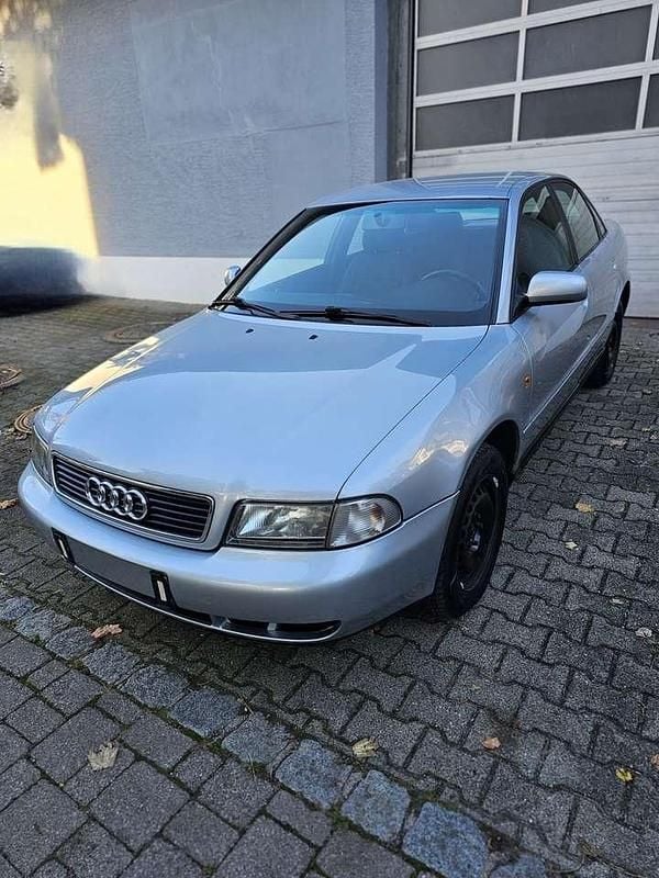 Silber Gebraucht 1998 Audi A4 Limousine | 2.400 € (Etwas zu teuer) - Bild 1/4
