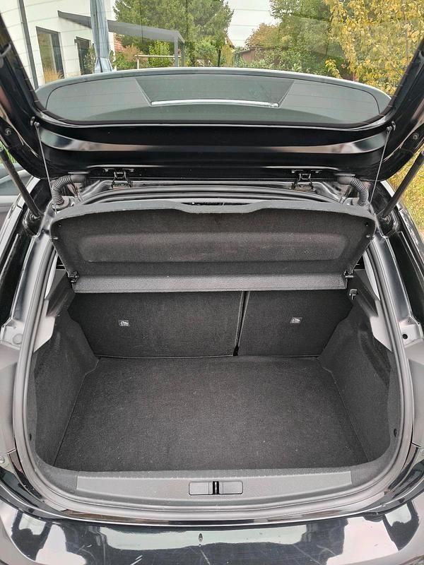 Używany Opel Corsa Edition 75 KM (55 kW) 2022 Czarny Hatchback