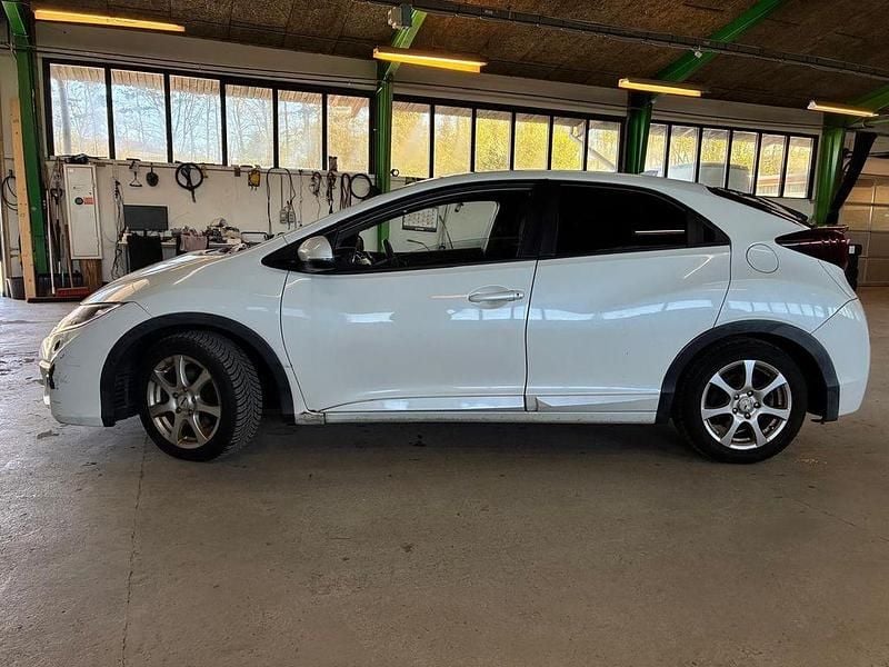 Gebraucht Honda Civic Comfort 120 PS (88 kW) 2015 Weiß Limousine